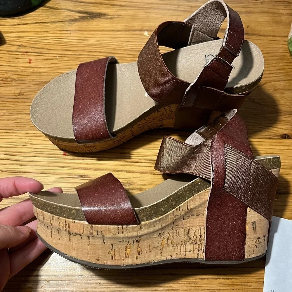 CoRKyS Cork Heels w/studs Copper/Brown Color Size 6